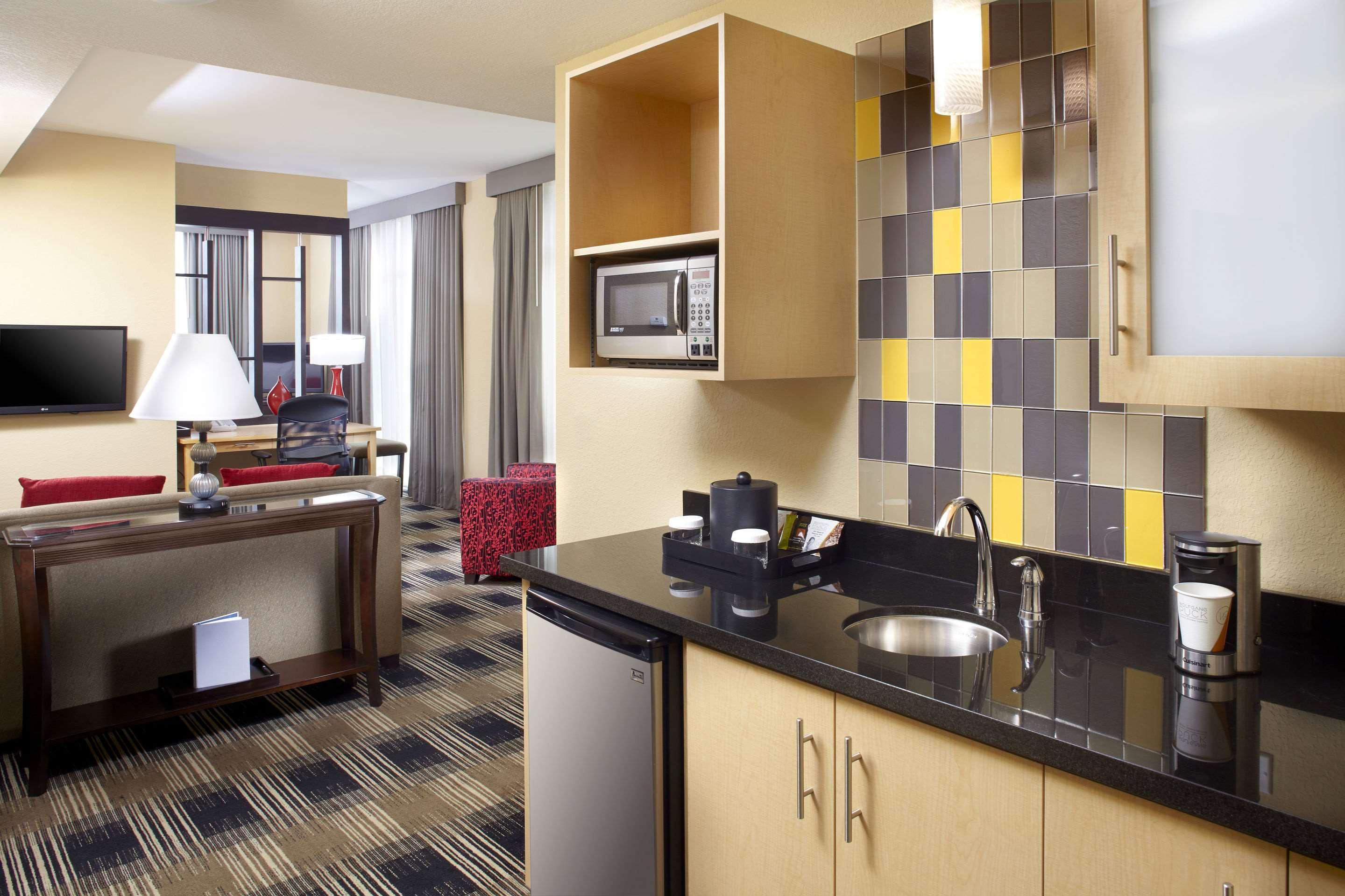 Holiday Inn Express Miami Airport-Blue Lagoon Area By Ihg Miami Springs Exterior foto