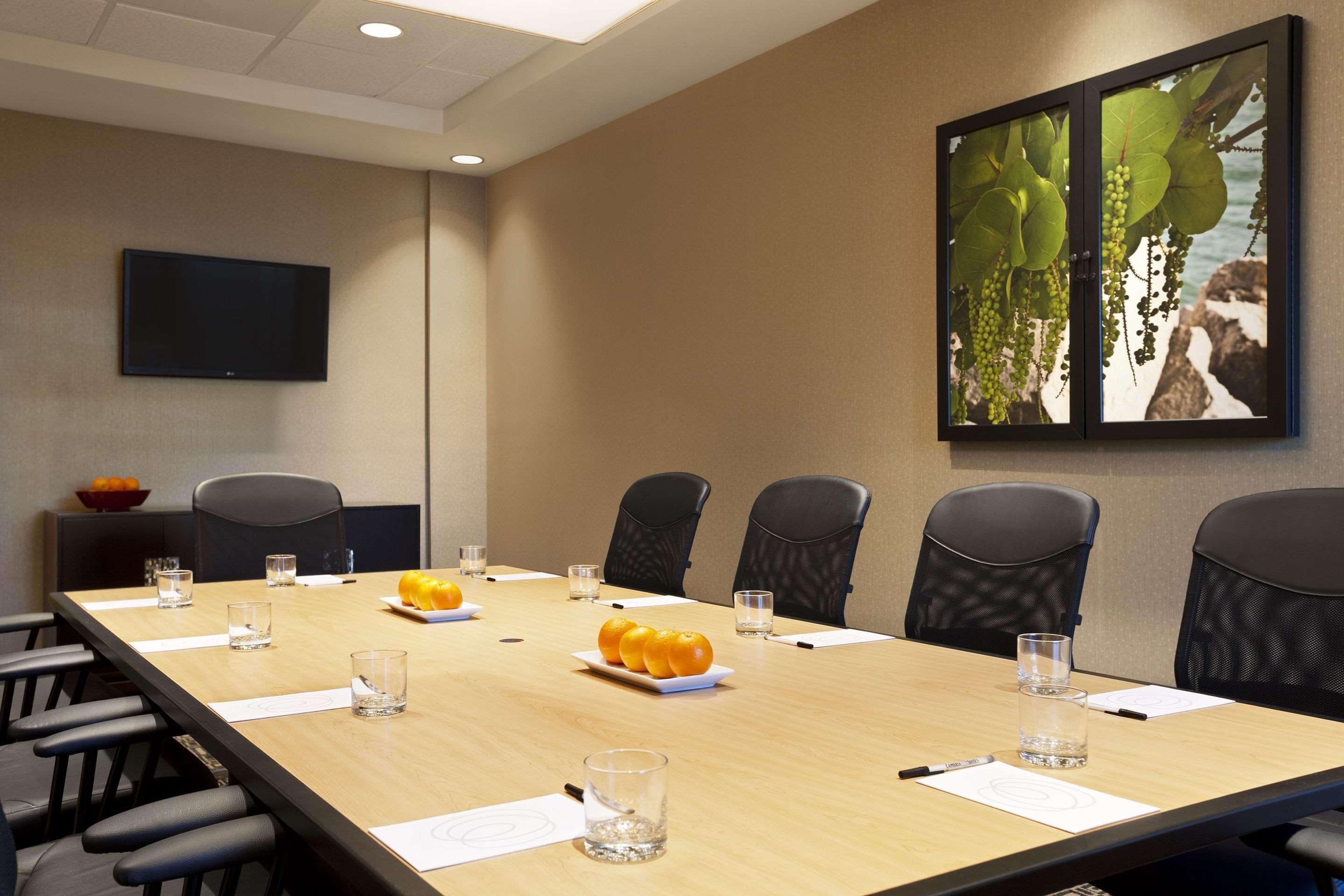 Holiday Inn Express Miami Airport-Blue Lagoon Area By Ihg Miami Springs Exterior foto
