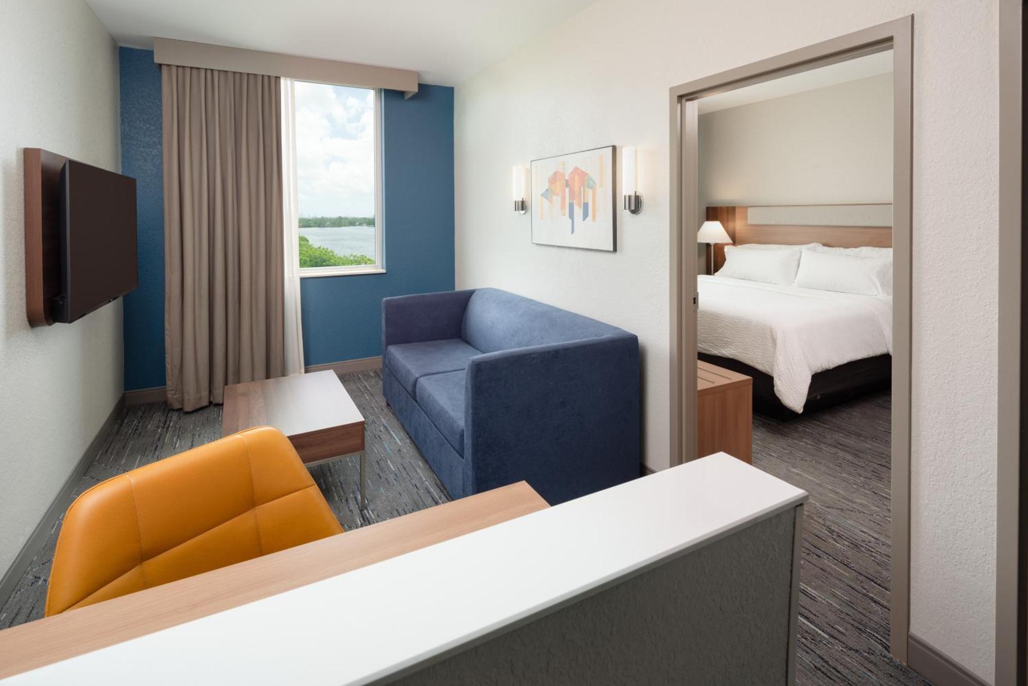 Holiday Inn Express Miami Airport-Blue Lagoon Area By Ihg Miami Springs Exterior foto