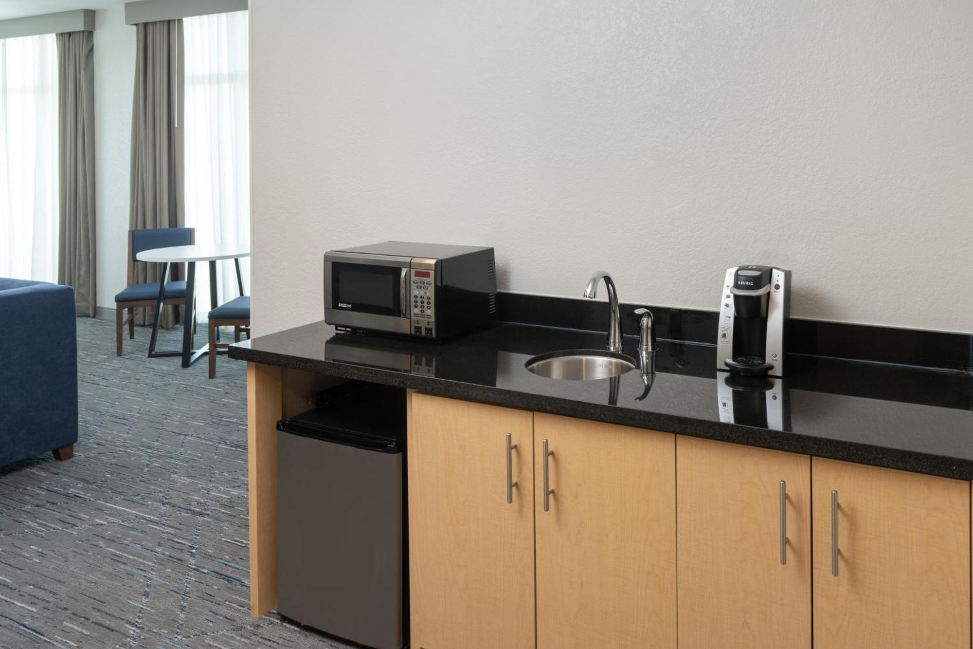 Holiday Inn Express Miami Airport-Blue Lagoon Area By Ihg Miami Springs Exterior foto