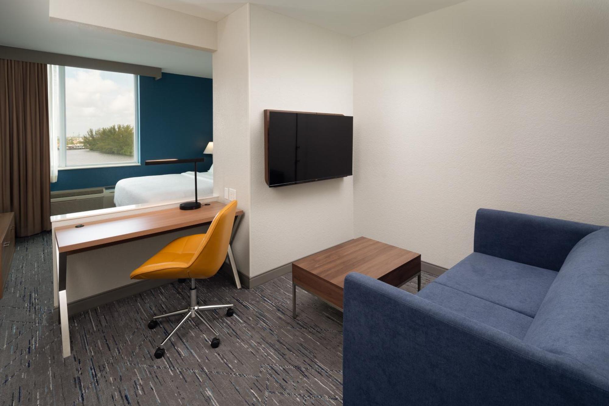 Holiday Inn Express Miami Airport-Blue Lagoon Area By Ihg Miami Springs Exterior foto