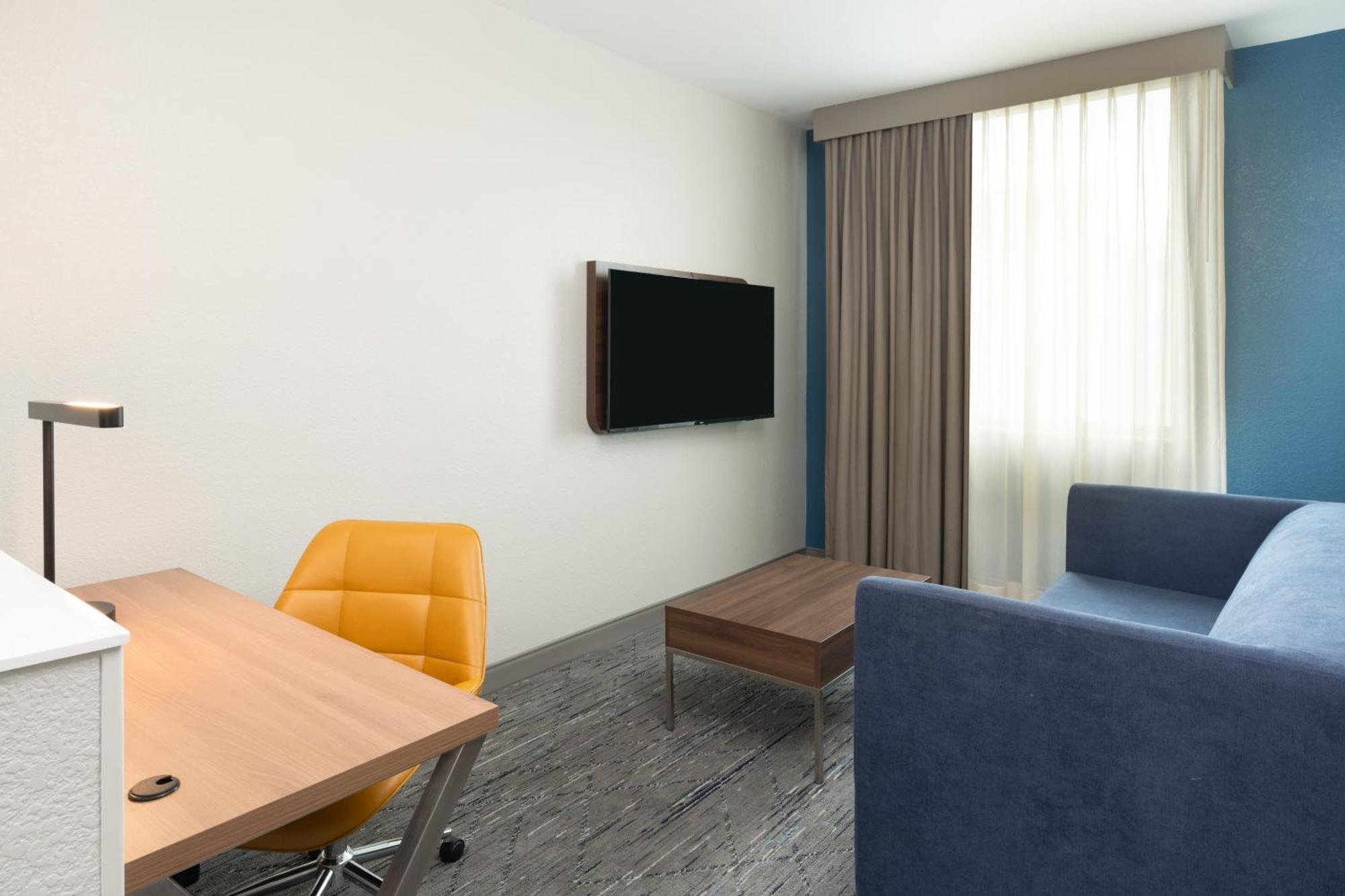 Holiday Inn Express Miami Airport-Blue Lagoon Area By Ihg Miami Springs Exterior foto